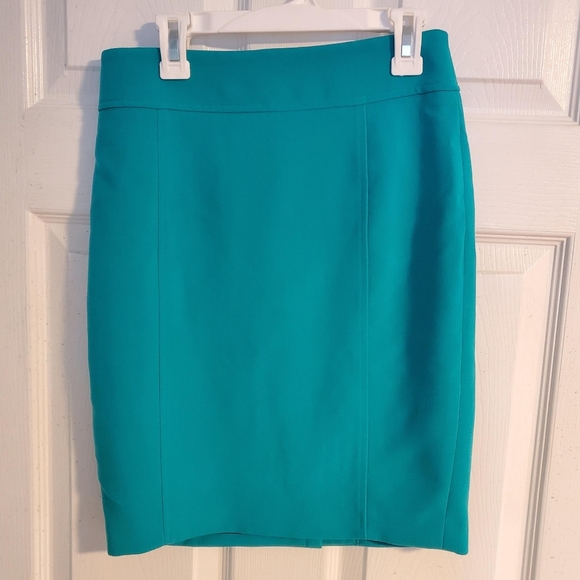 LOFT Dresses & Skirts - Loft - Skirt 00P EUC